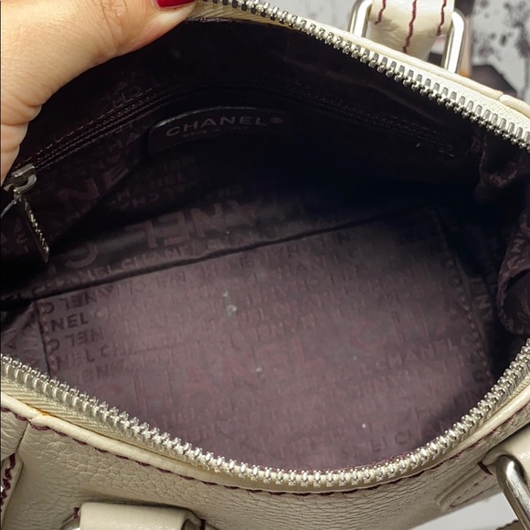 Chanel logo fringe hand bag (2003-2004) - Picture 13 of 16